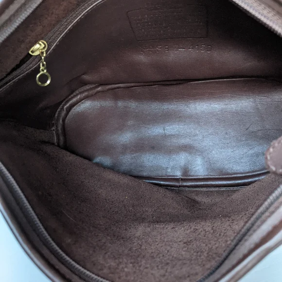 Coach Brown Leather Interior - Picture 7 of 11